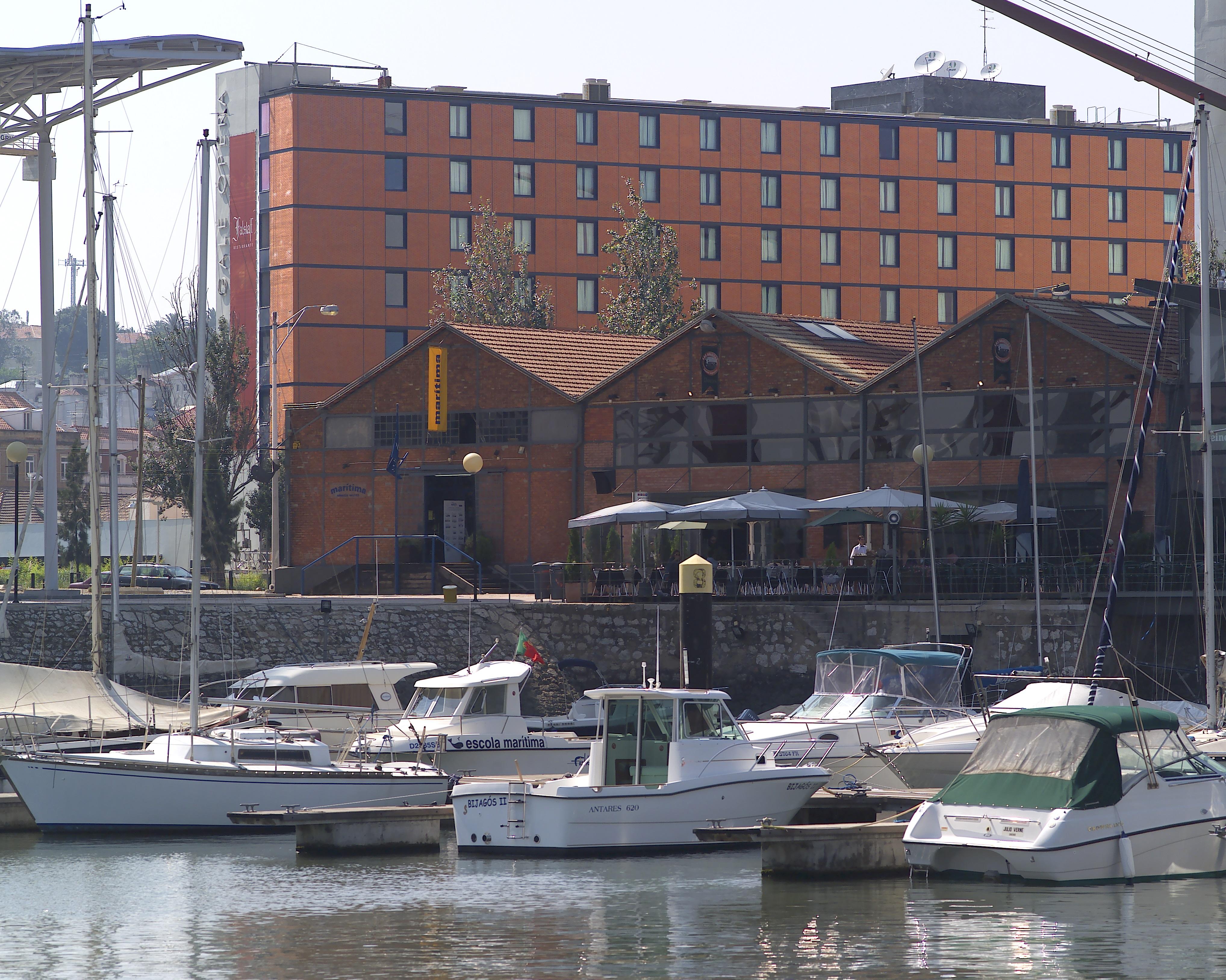 Vila Gale Opera Hotel Lisbon Exterior photo